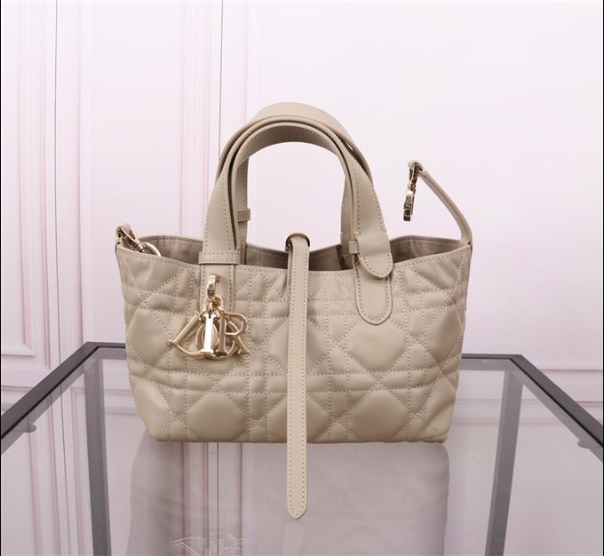 2025228Y800P212656605