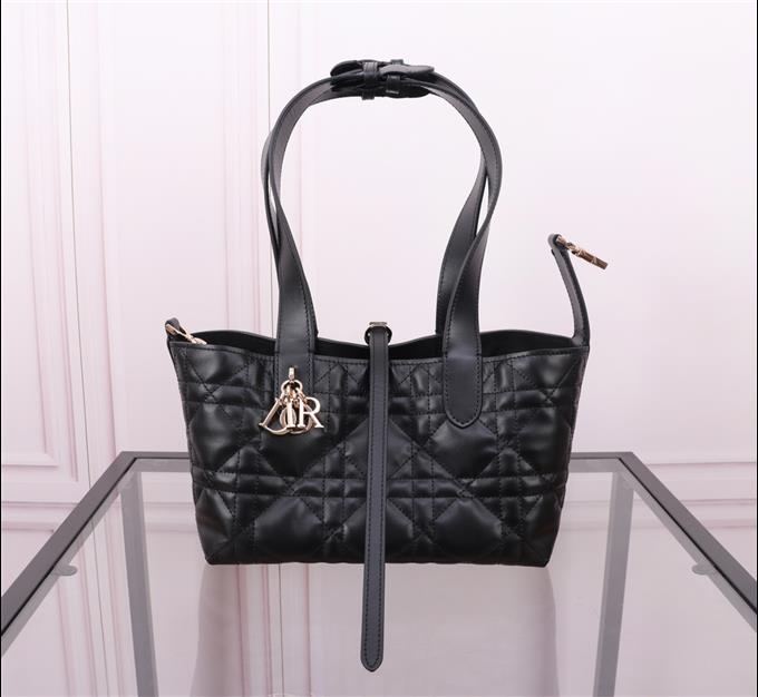 2025228Y800P212656791