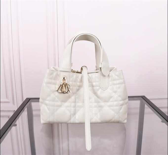 2025228Y800P212656823