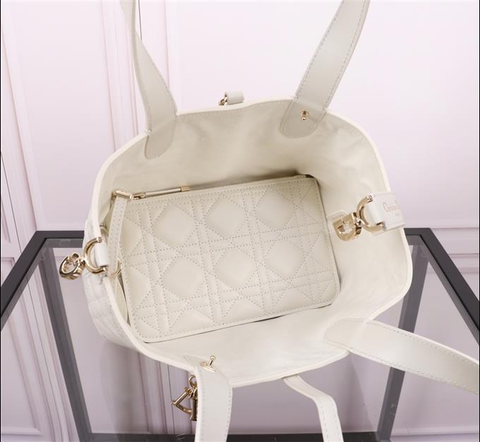 2025228Y800P212656948