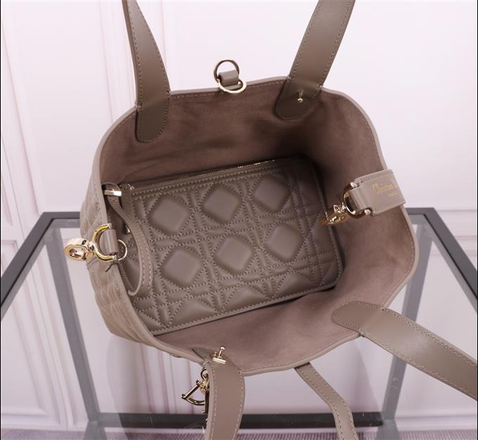 2025228Y800P212657372