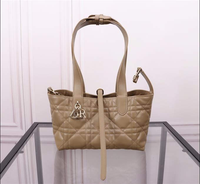 2025228Y800P21265772