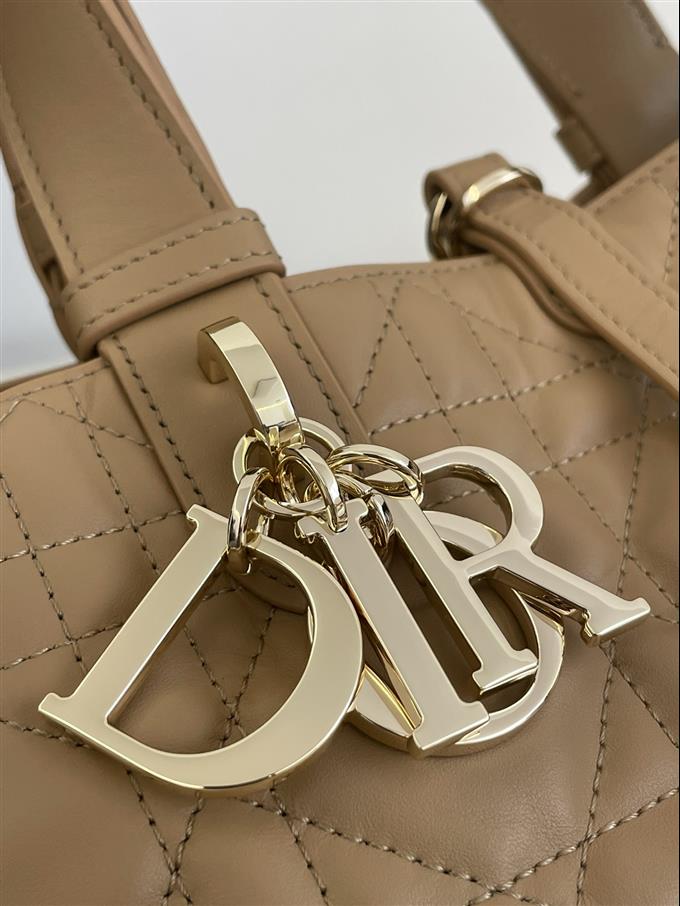 2025228Y800P212657965