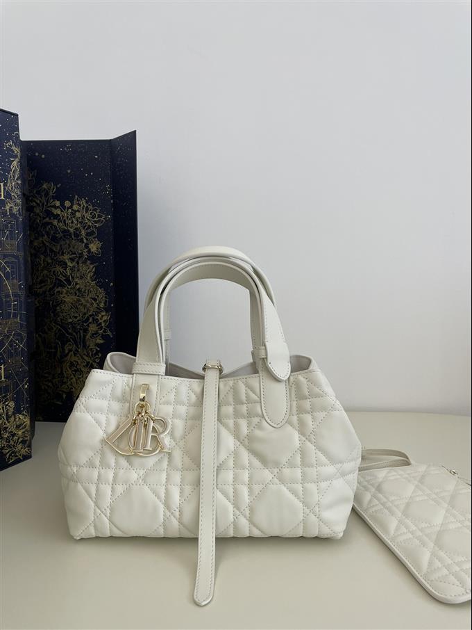 2025228Y800P212658374