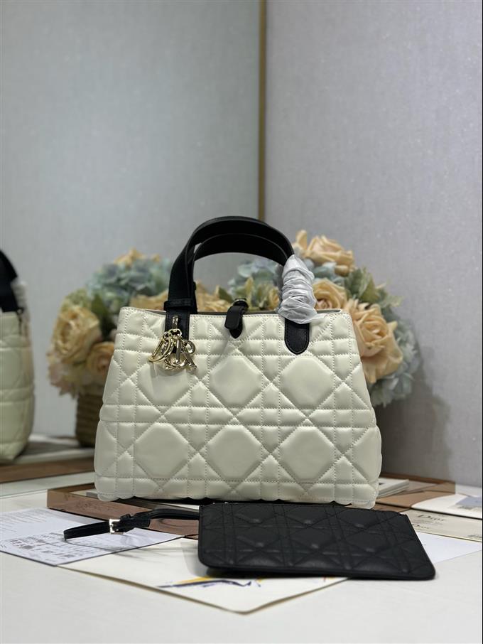 2025228Y820P212658800