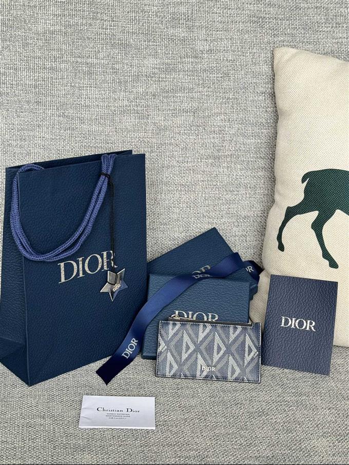 2025228Y200P20373135