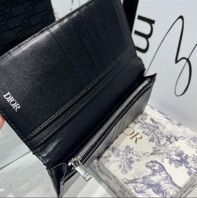 2025228Y200P22835317