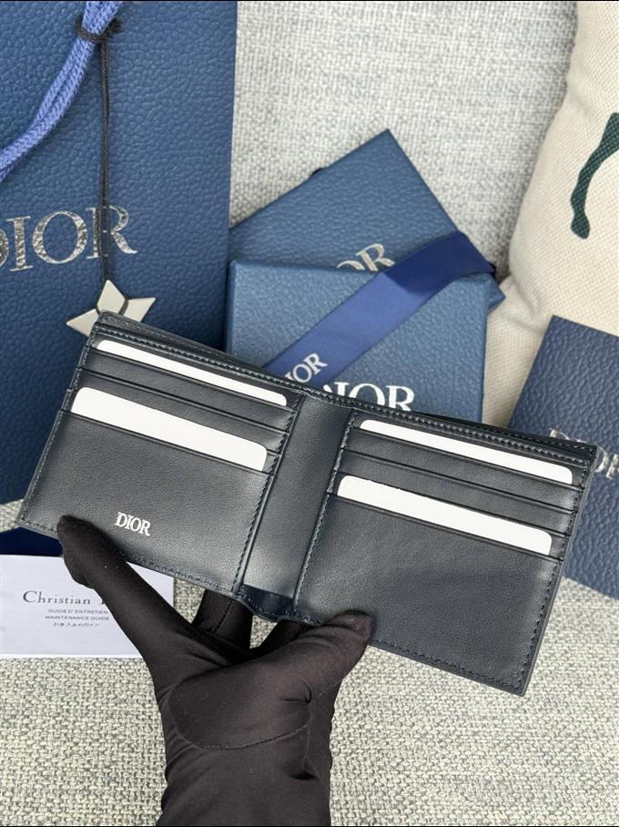 2025228Y210P18214674