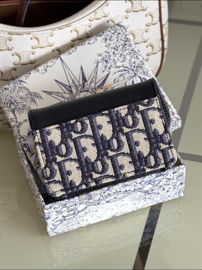 2025228Y210P20374568