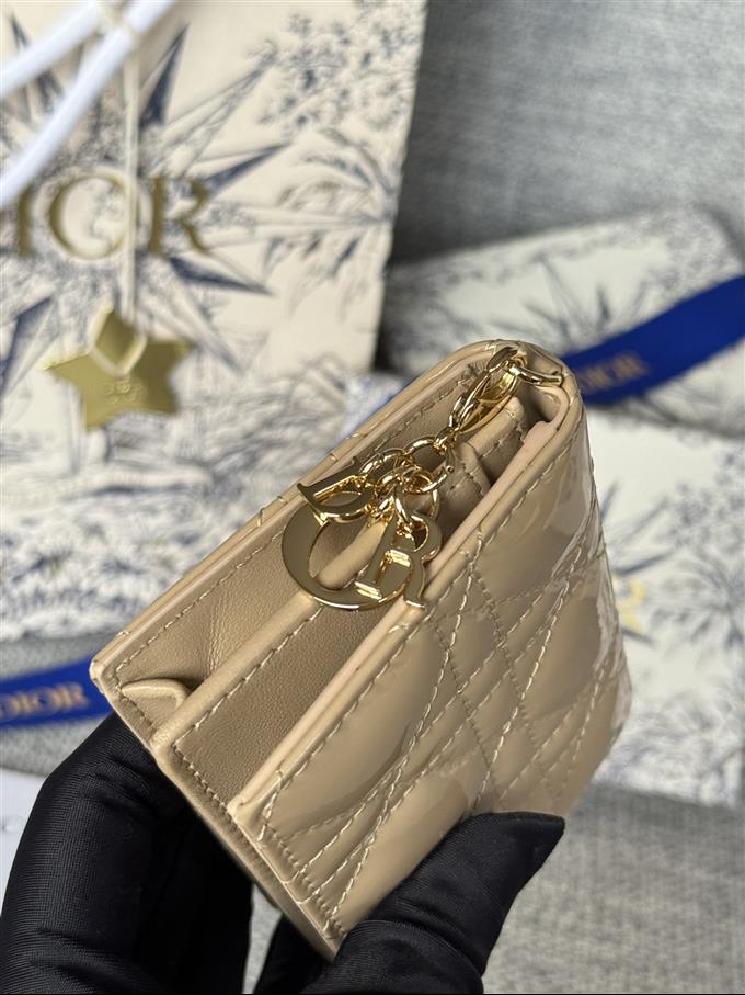 2025228Y240P20354596