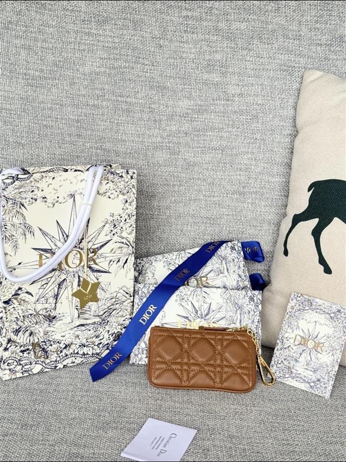 2025228Y250P182127657