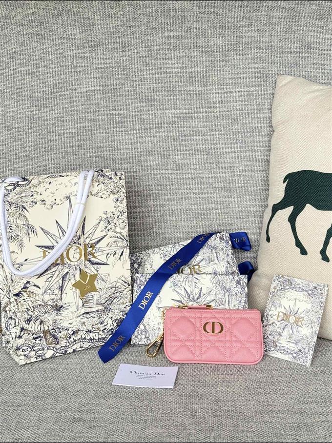 2025228Y250P182127924