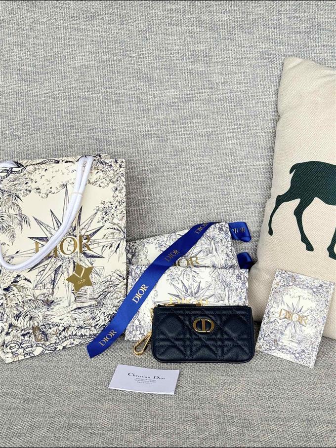 2025228Y250P182128206