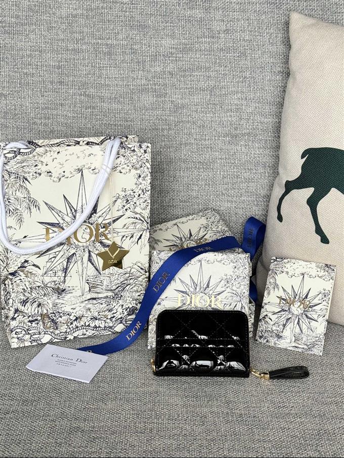 2025228Y270P182136818