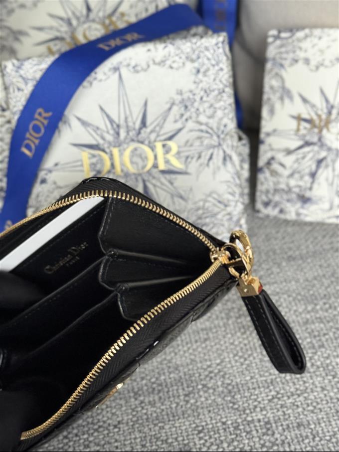 2025228Y270P182136927