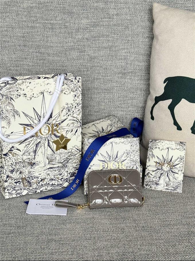 2025228Y270P182136943