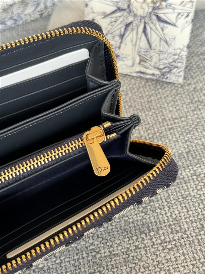 2025228Y270P182137309