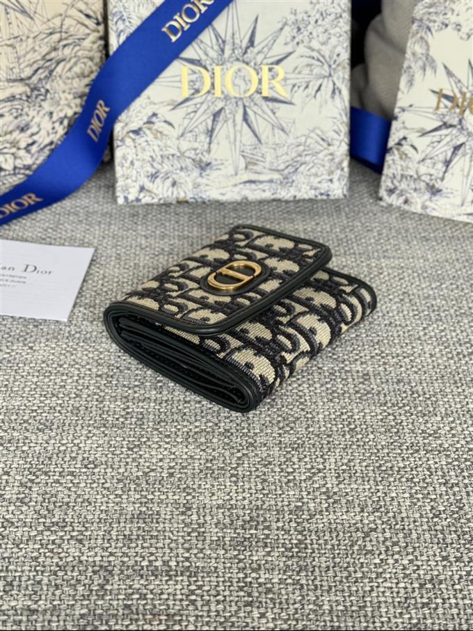 2025228Y280P182137844