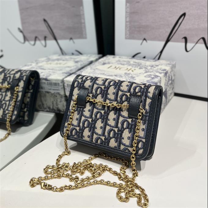 2025228Y280P204618564