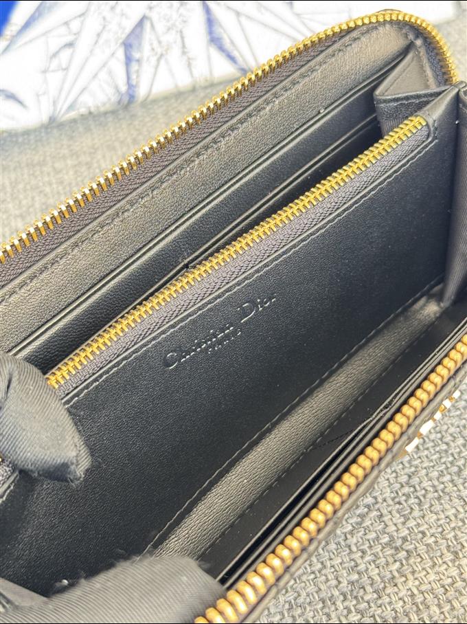 2025228Y310P18213942