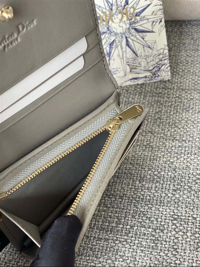 2025228Y310P203710316