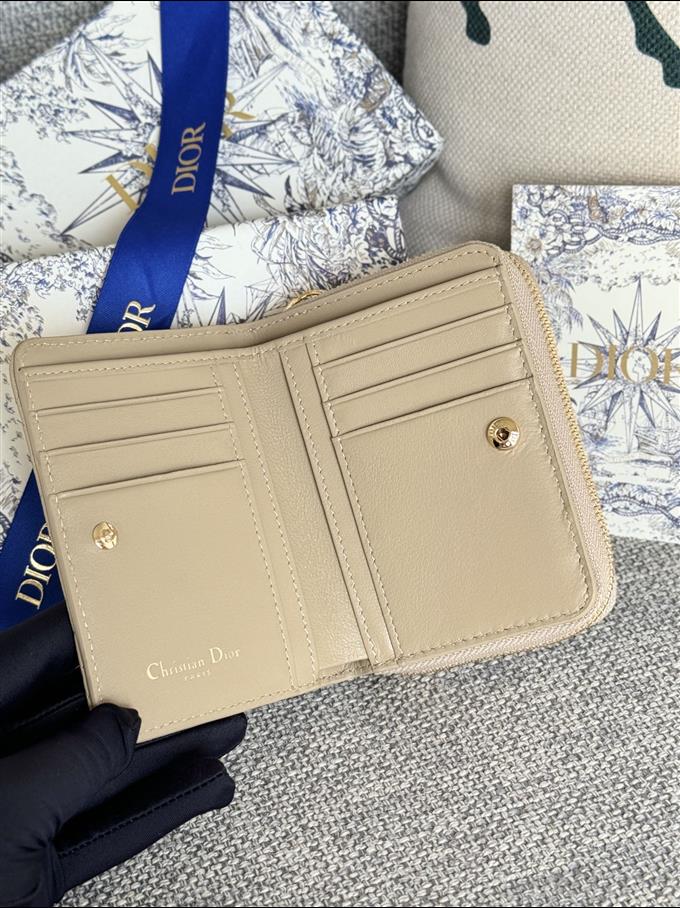 2025228Y330P203712140