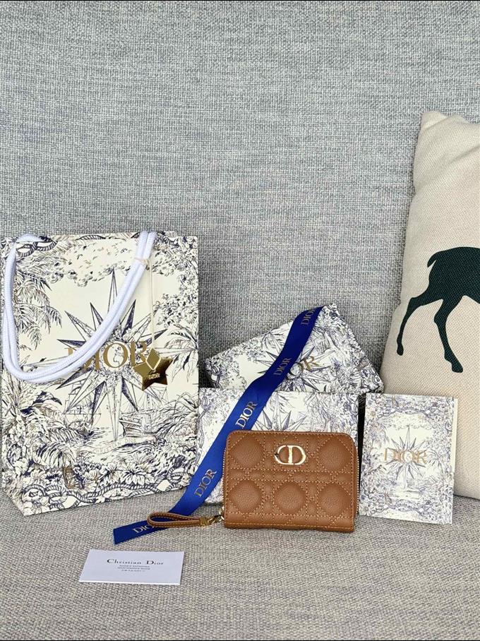 2025228Y330P203712187