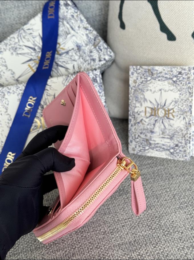 2025228Y330P203712598