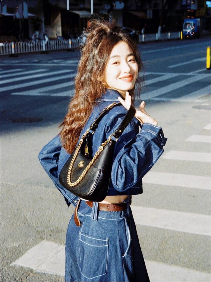 2025210C731817N202159256