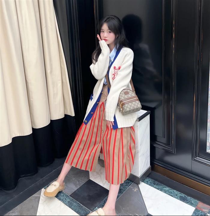 2025210C725654N20124269