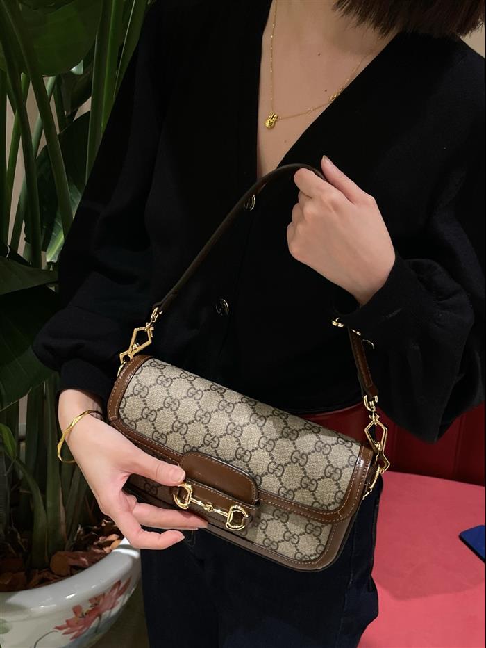 2025210C735178N201957977