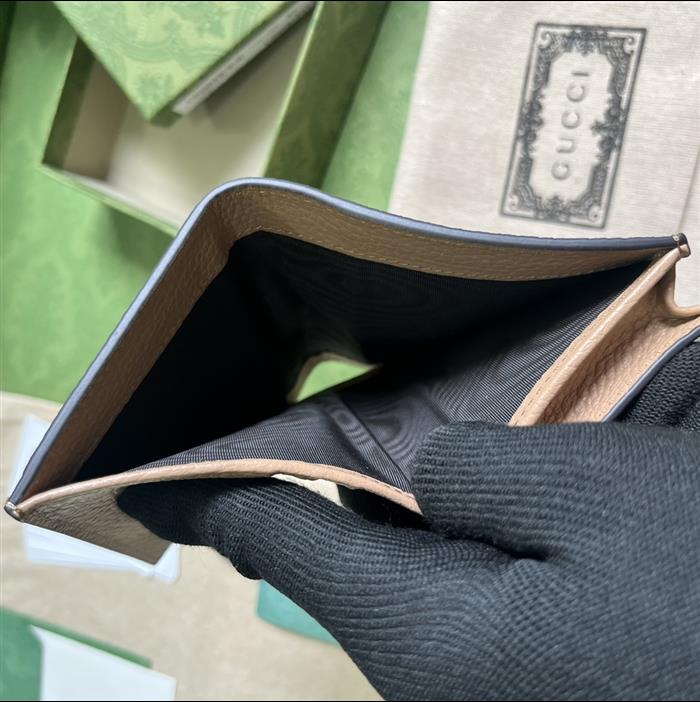 2025210C746059N201923986