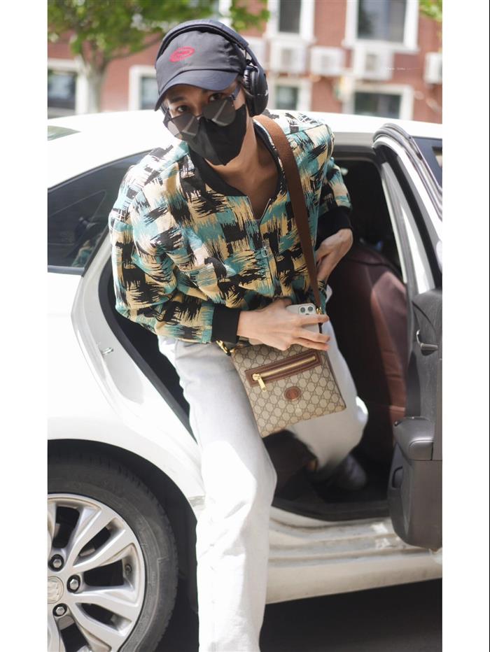 2025210C681021N201915647