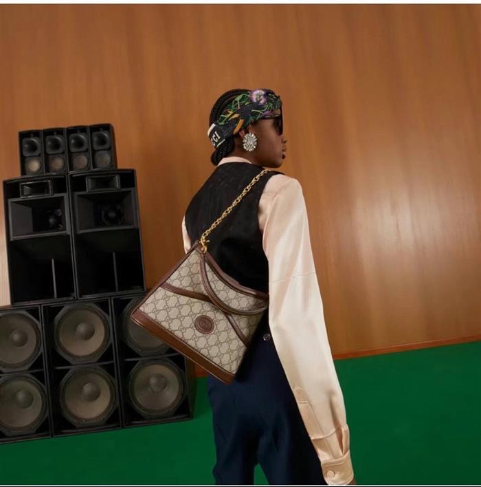 2025210C696011N201916883