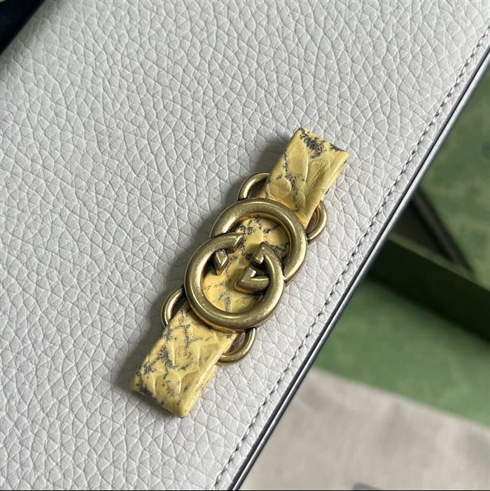 2025210C746056N201917819