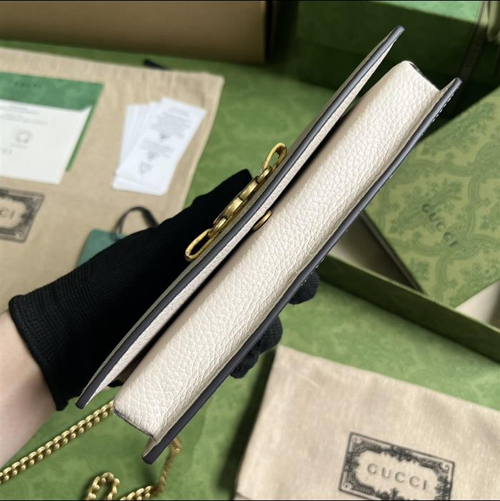 2025210C746056N201917835