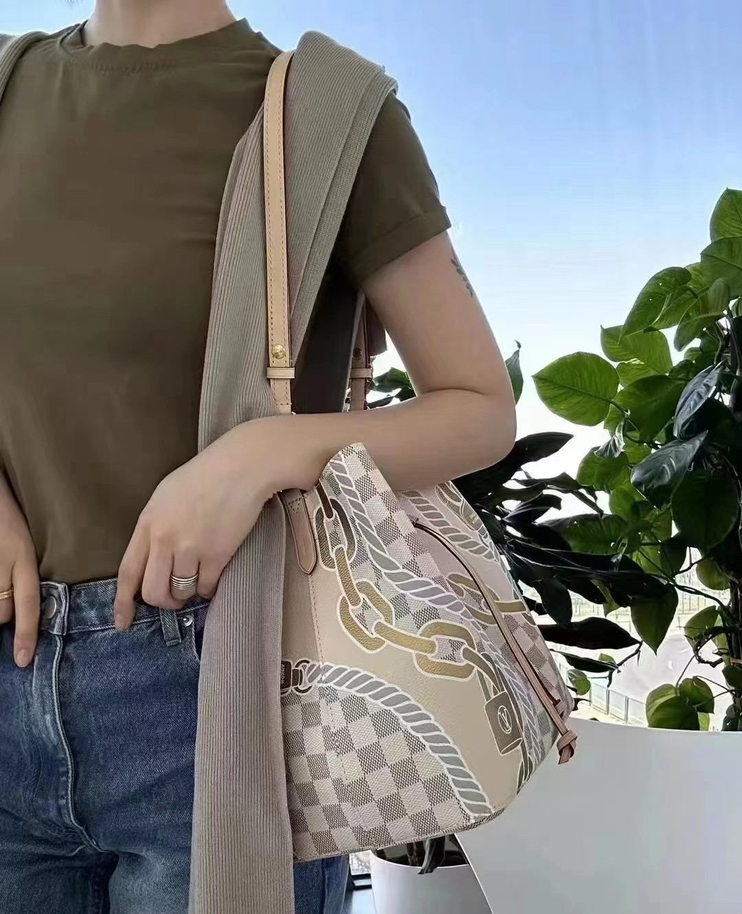 2025224N4047420419653