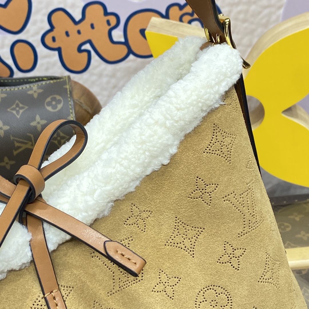 2025224M11843203944336