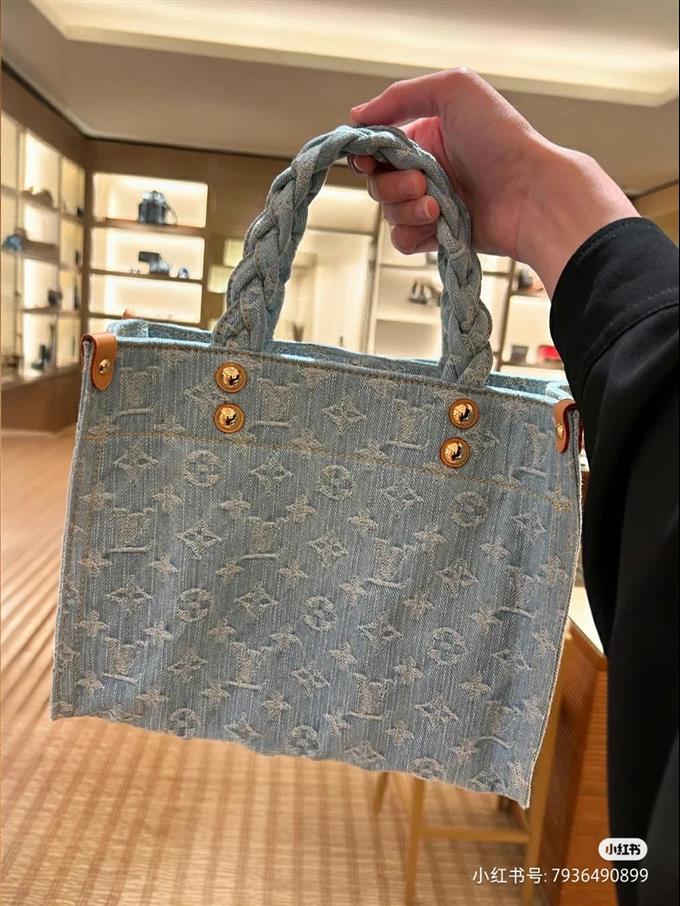 2025224M24897113238758