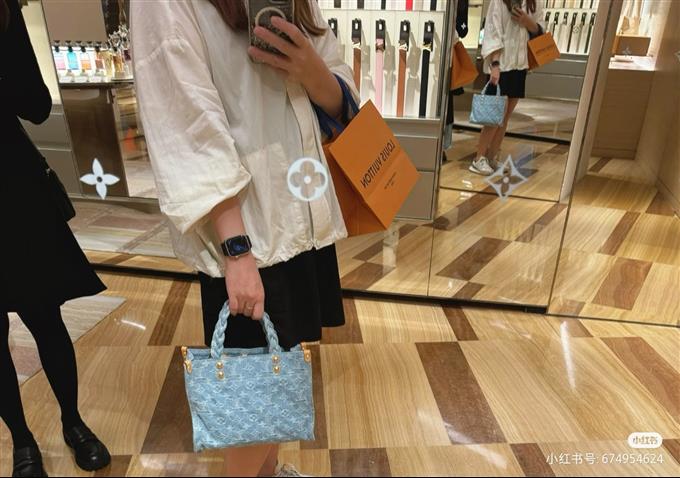 2025224M24897113238853