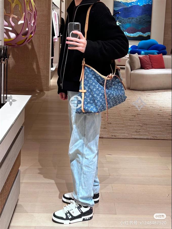 2025224M46855113239836