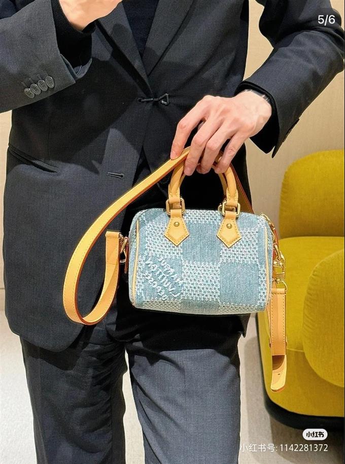 2025224N40682113235230