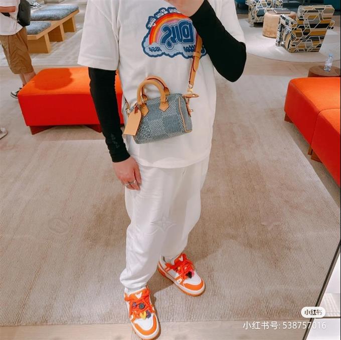 2025224N40682113235245