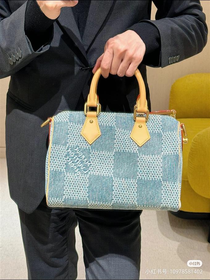 2025224N40700113236451