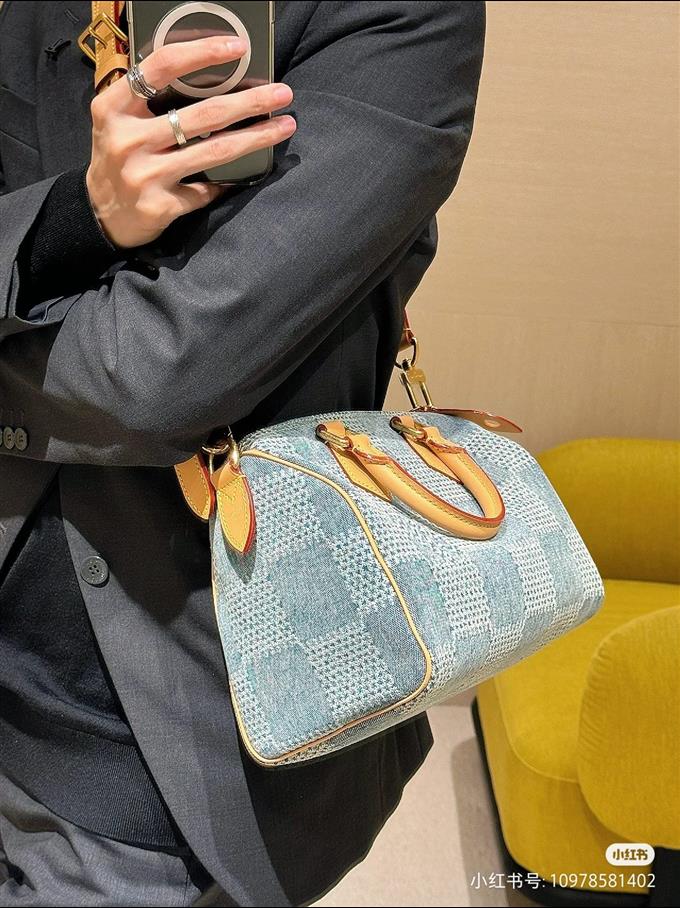 2025224N40700113236483