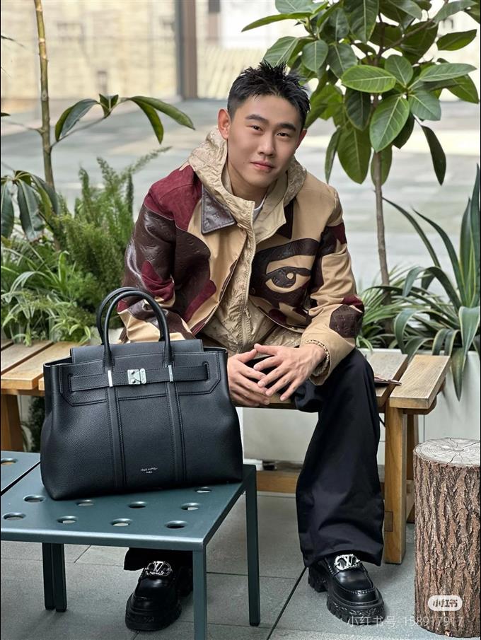 2025224M23153101718208