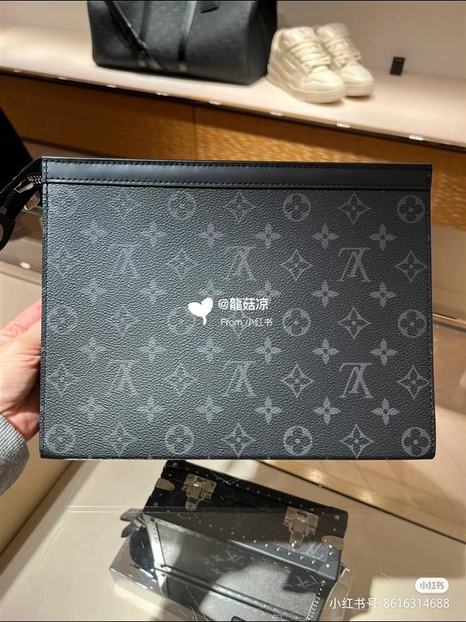 2025224M61692101744998