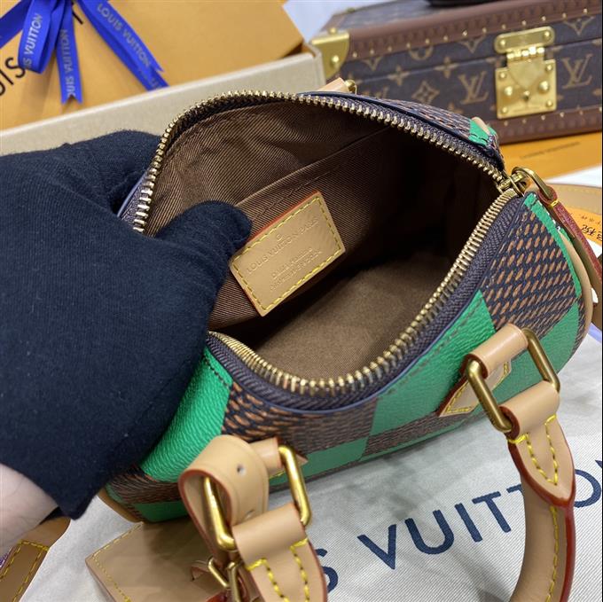 2025224N40534101727944