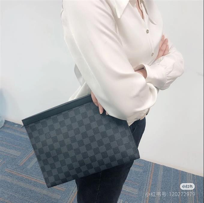 2025224N41696101743163