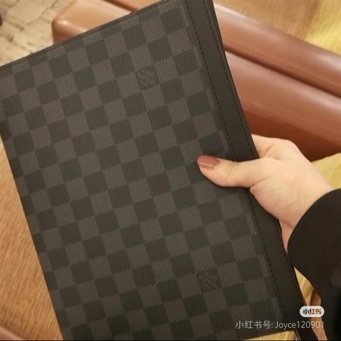 2025224N41696101743209